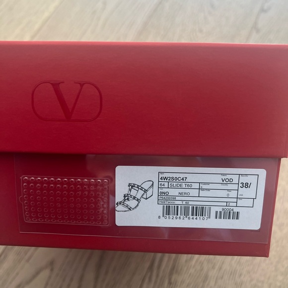 ♥️SOLD♥️ Valentino Garavani Rockstud Black Caged Sandals Slides 38.5 8 - Picture 11 of 14